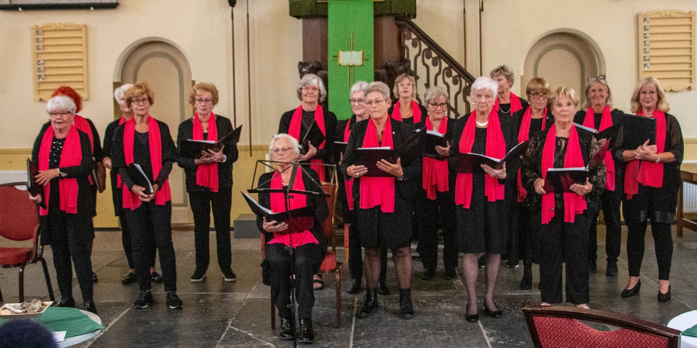Concertfoto van het Zandvoorts Vrouwenkoor